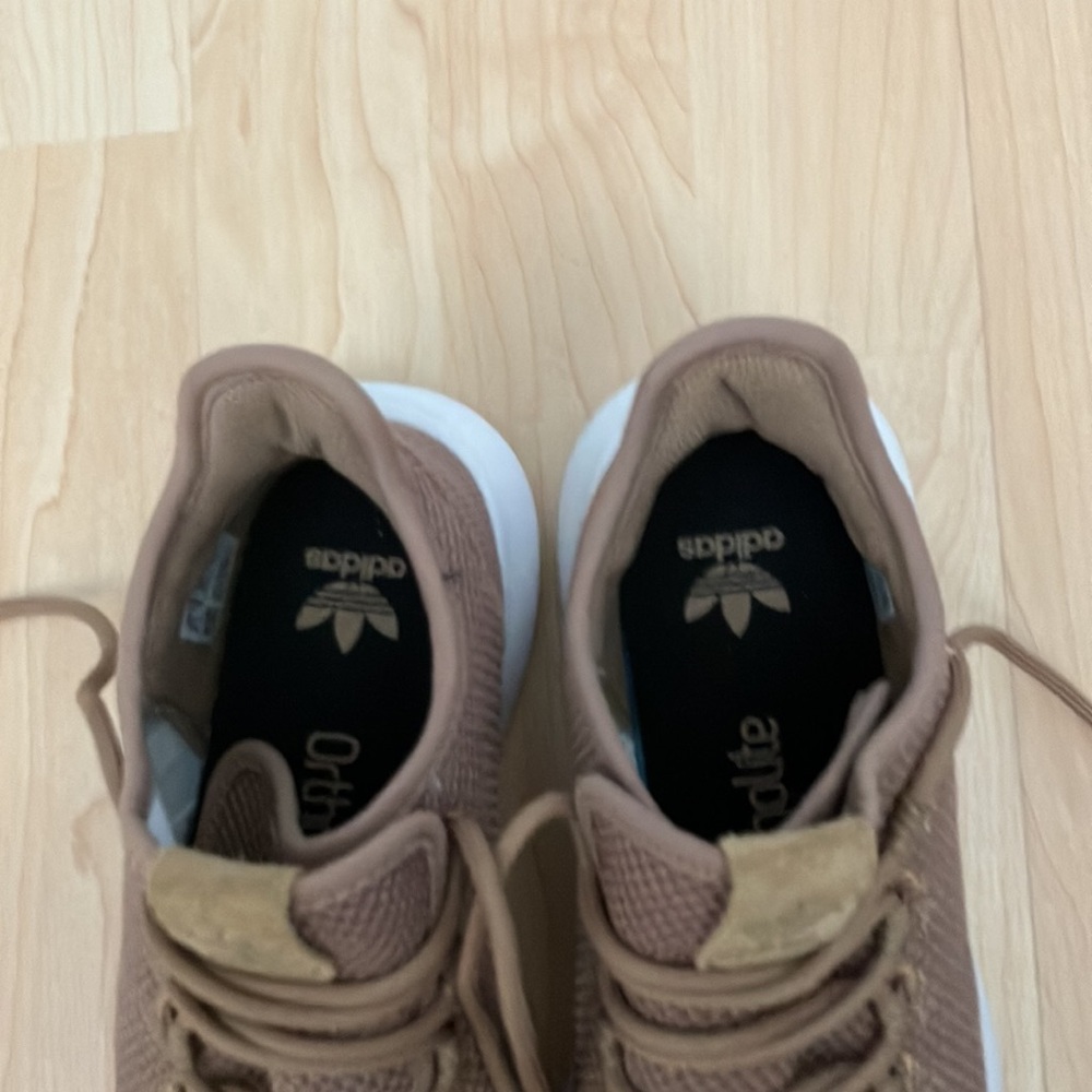 Adidas - Picture 2 of 3